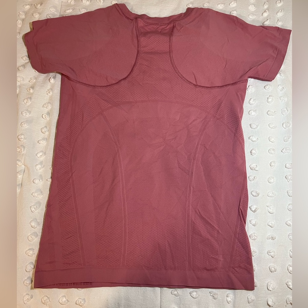 Athleta: Size M “Momentum Seamless Tee”